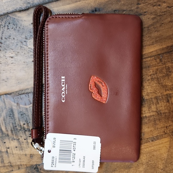NWT Authentic Coach Burgundy Brown Wristlet with Red Lips Detail - Picture 4 of 6